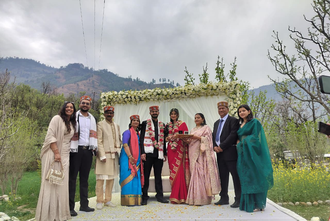 Mehendi celebration in Kullu Valley